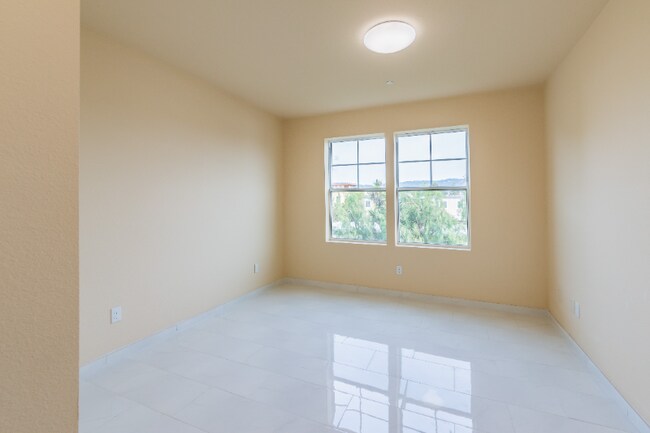 Building Photo - 317 Lester Ave