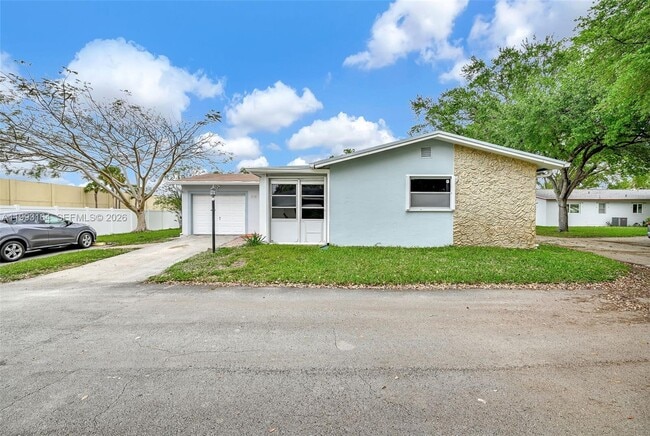 Building Photo - 2528 SW Natura Blvd