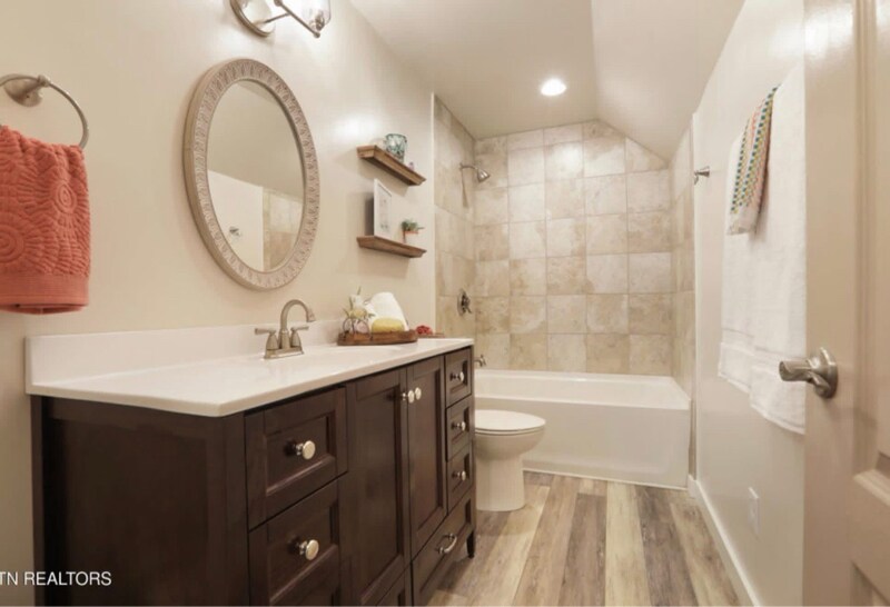 Building Photo - 2109 Dogwood Dr