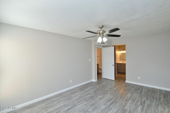 Building Photo - 645 N Arrowhead Dr