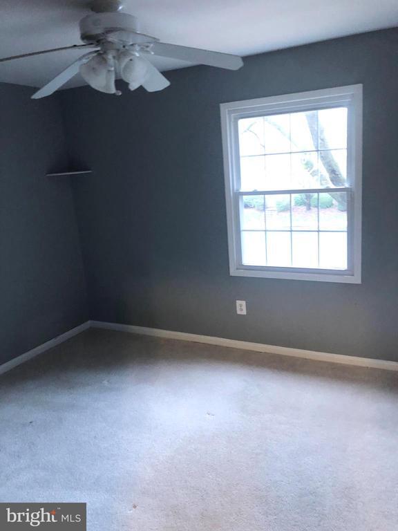 Building Photo - 8550 Barrington Ct