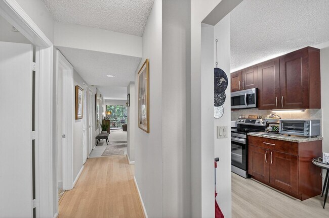 Building Photo - 10173 Mangrove Dr