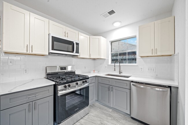 Building Photo - 22719 Old Church Ln