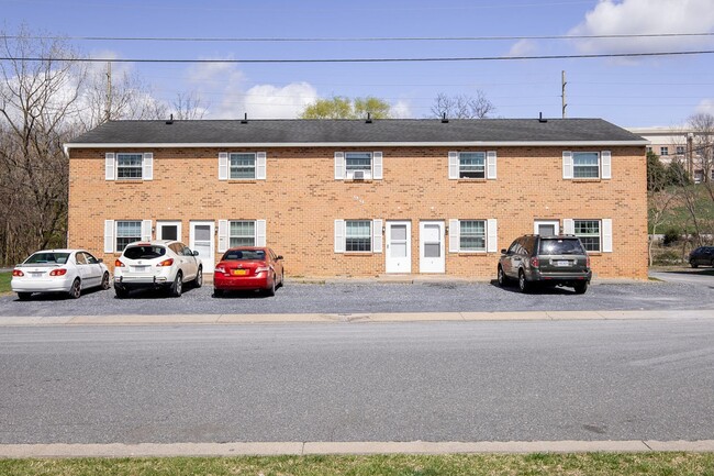 Primary Photo - Apartment for Rent