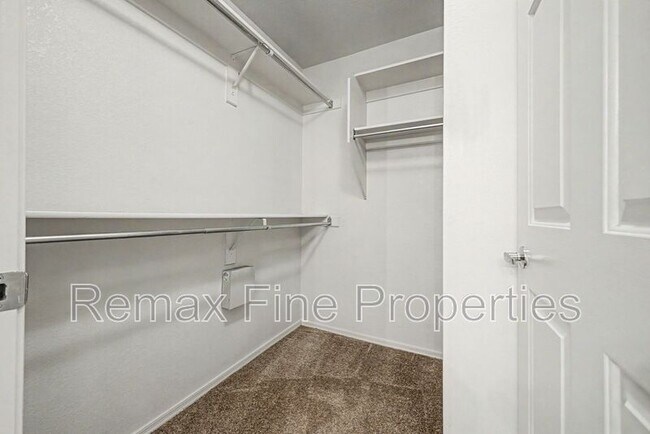 Building Photo - 5303 N 7th St