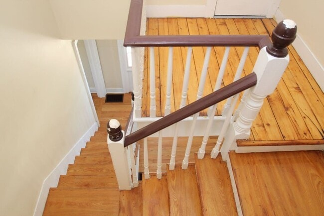 Building Photo - Spacious Renovated Colonial on The Lebanon...