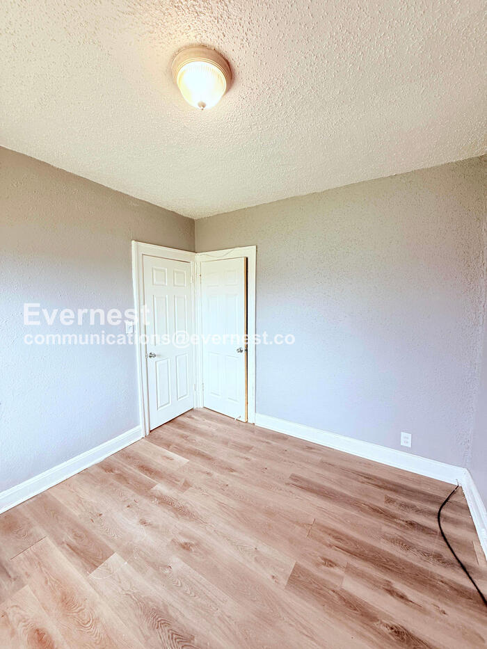 Building Photo - 13909 Hartwell St