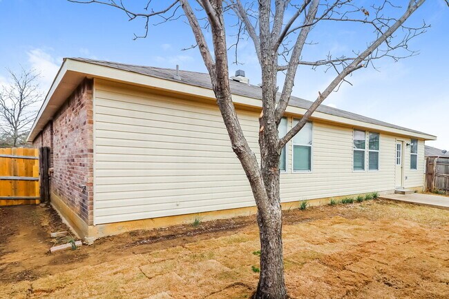 Building Photo - 332 Indian Blanket Dr