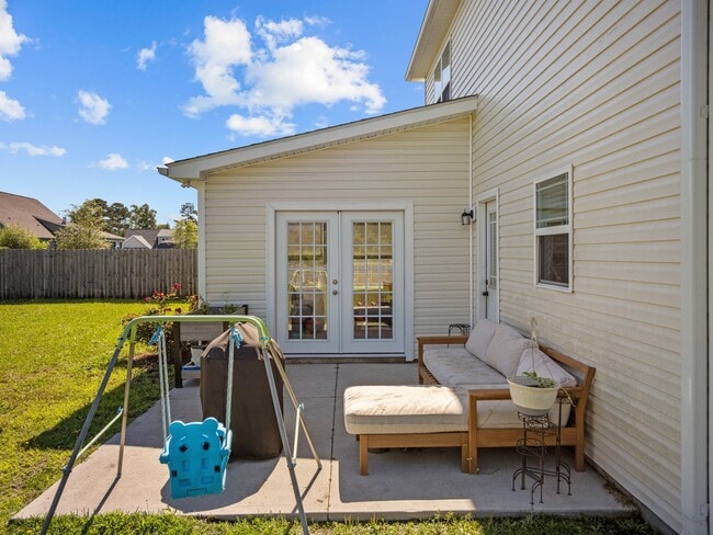Building Photo - 219 Breakwater Dr