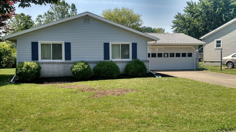 Building Photo - 2070 Heritage Dr