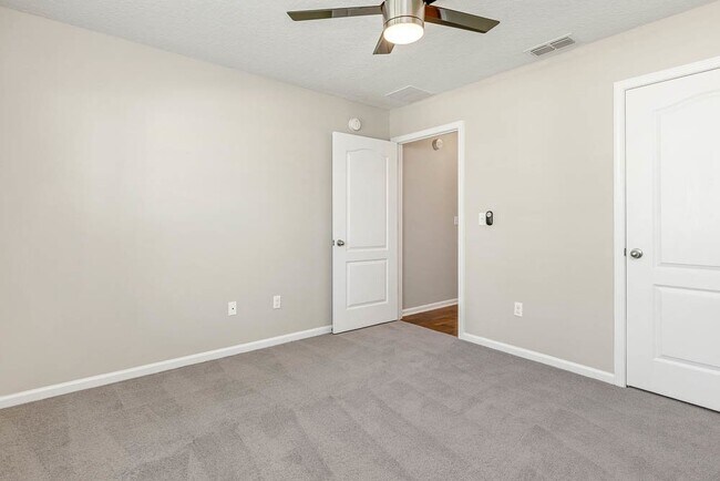 Building Photo - Aberdeen community