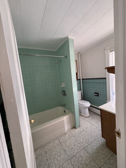 Bathroom - 133 Monroe St