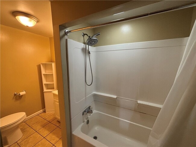 Building Photo - 507 Welles St