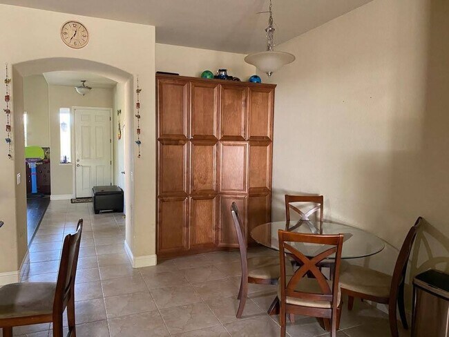 Building Photo - Gorgeous Newer 4 Bedroom in Highly sought after Riata Empire Ranch Community!