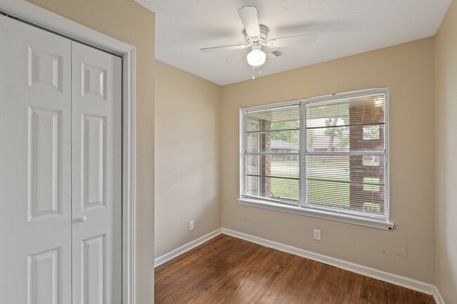 Building Photo - 9315 Laura Koppe Rd