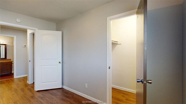 Building Photo - 2803 Longmire Dr