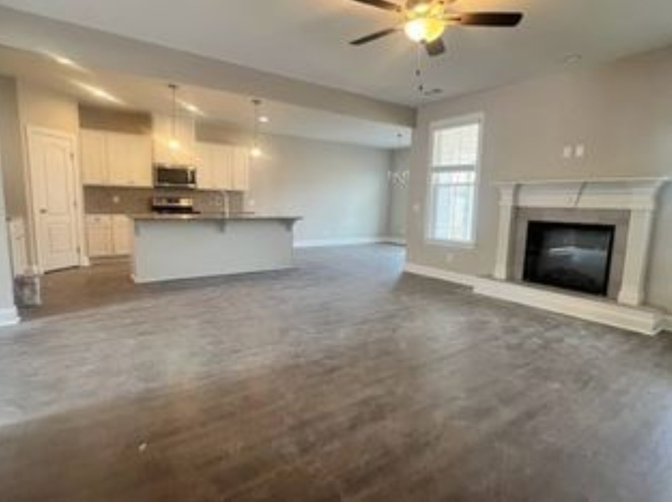 Building Photo - 135 Sams Dr