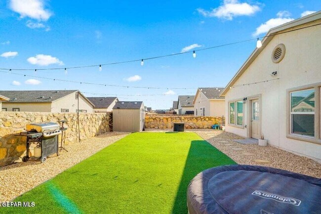 Building Photo - 15133 Composition Ave