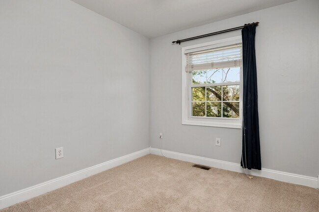 Building Photo - 1534 Lowell Ct