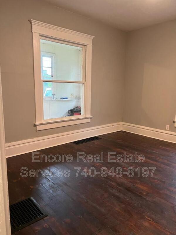 Building Photo - 526 Daniel Ave