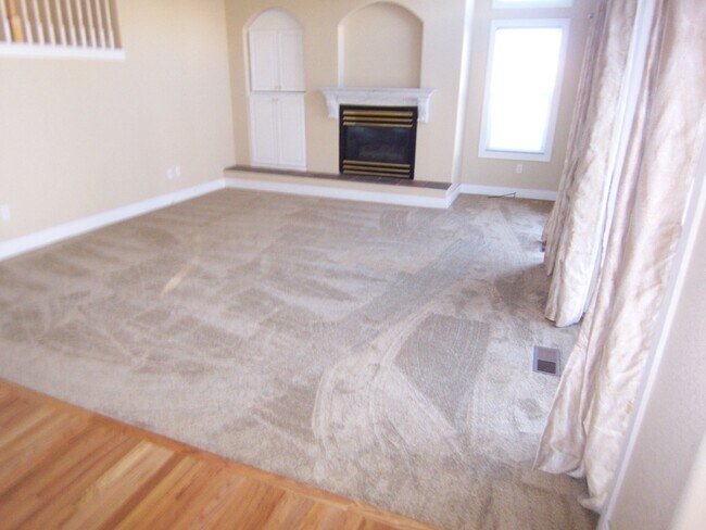 Building Photo - 7201 Dove Ct