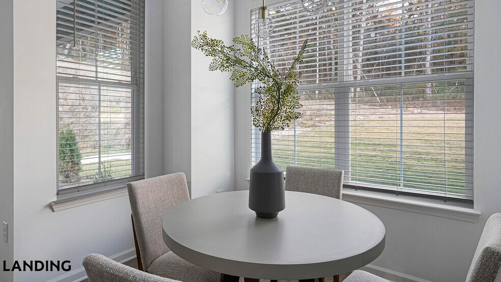 Building Photo - 2800 Milan Ct