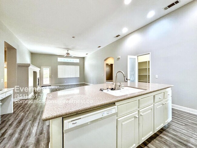 Building Photo - Beautiful 3-Bedroom Home with Fireplace an...