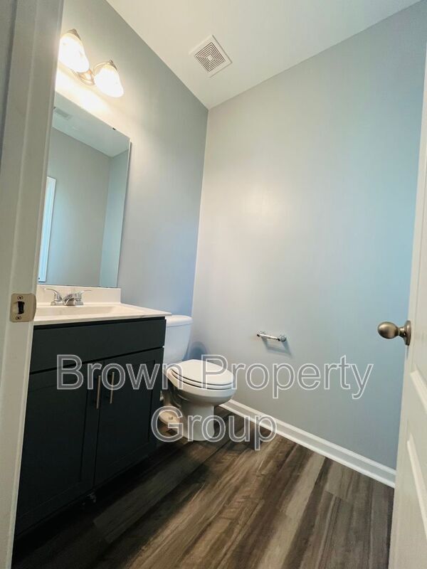 Building Photo - 2165 Stonewash Dr