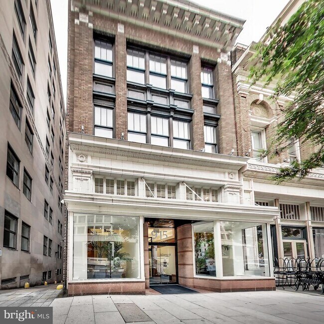Primary Photo - 915 E St NW