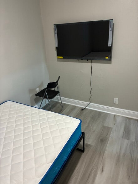 Building Photo - 5819 Hibiscus Rd