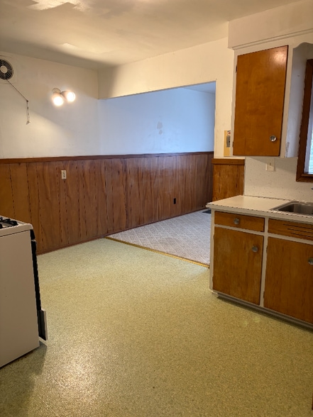 Building Photo - 5813 Edwards Ave