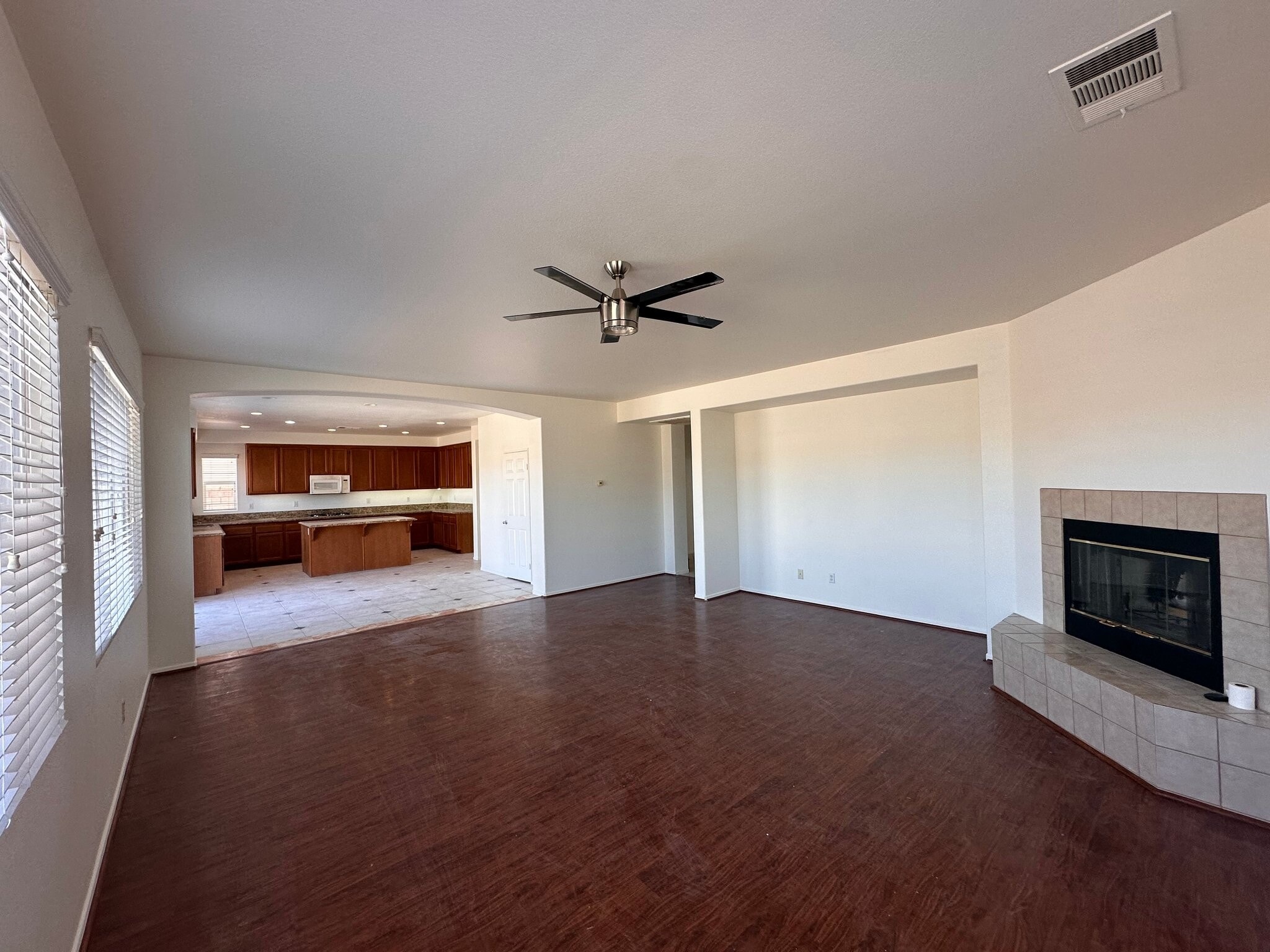 Building Photo - 23424 Caliente Springs Ave