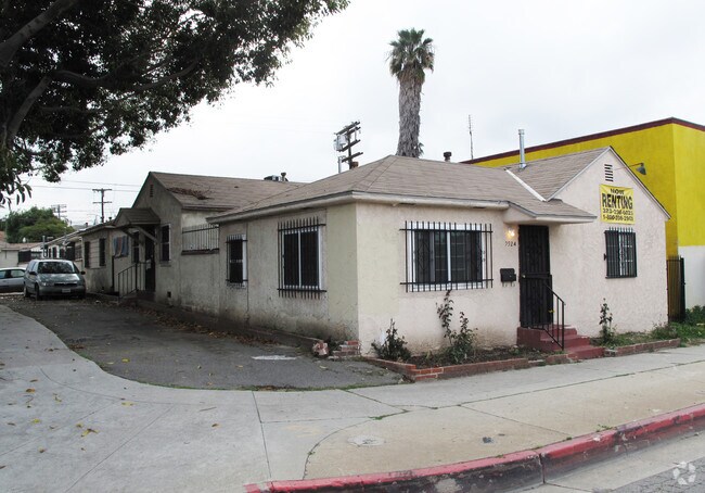 Primary Photo - 9920-9924 S Van Ness Ave