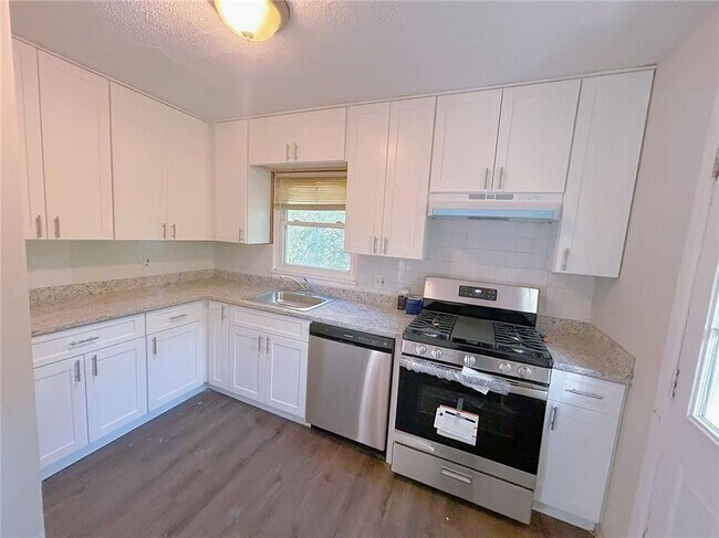 Building Photo - 2126 Ivydale St