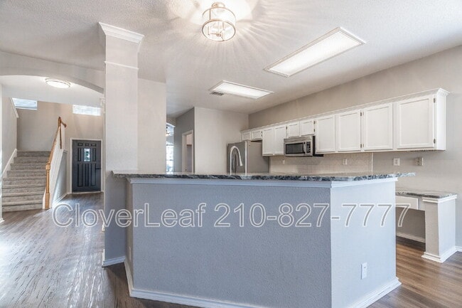 Building Photo - 16615 Raven Glenn