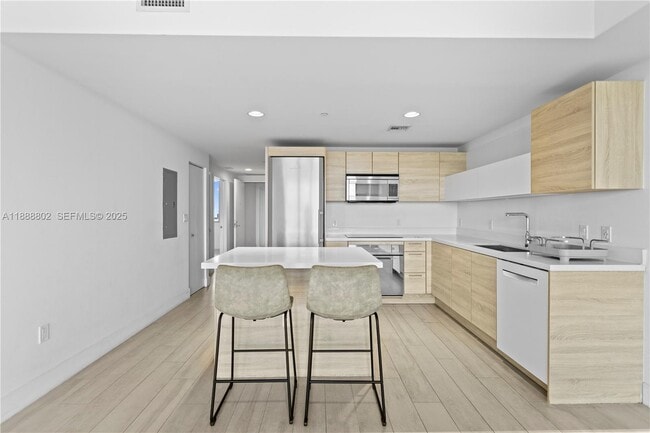 Building Photo - 16385 Biscayne Blvd