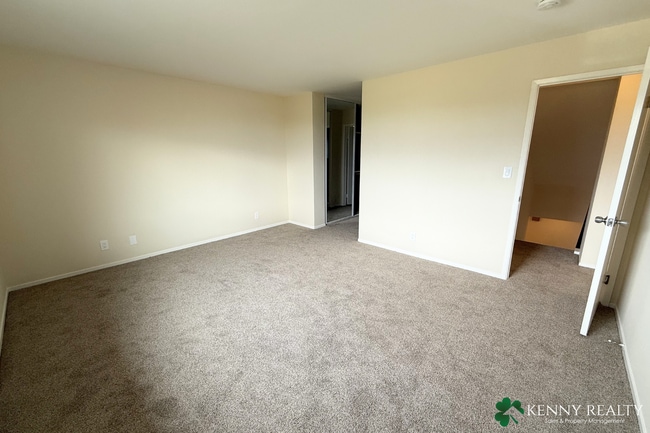 Building Photo - Remodeled 2BR/2.5BA Duplex with 2-Car Garage in San Mateo