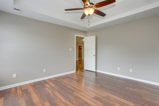 Building Photo - 2013 Darwood Dr