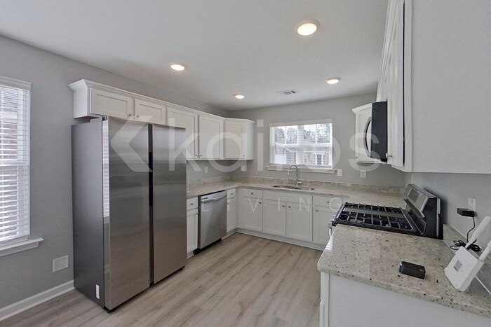 Building Photo - 342 Angela St