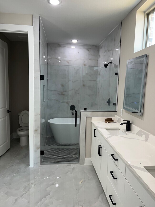 Building Photo - 2603 Piemonte Ave