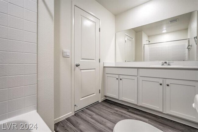 Building Photo - 4423 Honey Hls Ave