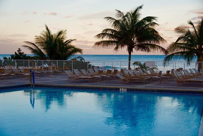Building Photo - 1980 S Ocean Dr