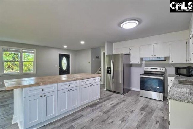 Building Photo - 4057 Rosewood Dr