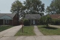 Building Photo - 256 Brentwood St