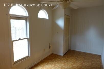 Building Photo - 102 Heatherbrook Ct