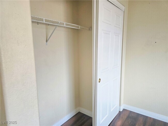 Building Photo - 7883 Salt Spray Ct