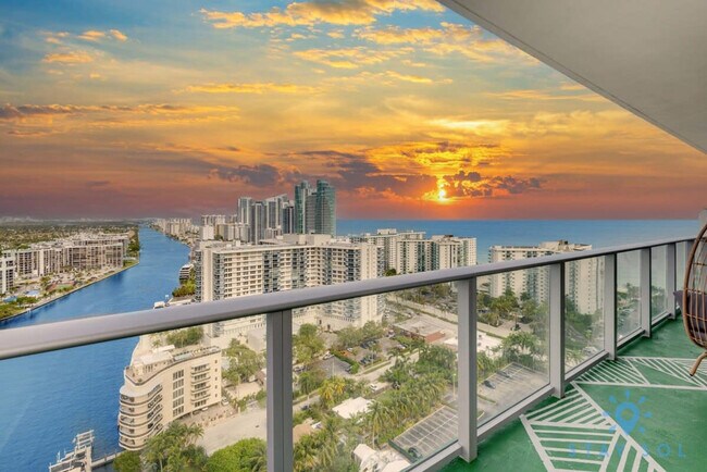 Building Photo - 4010 S Ocean Dr