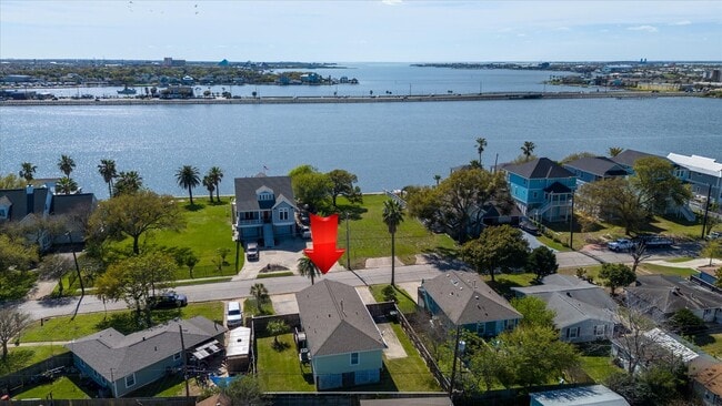 Building Photo - 1618 Bayou Shore Dr