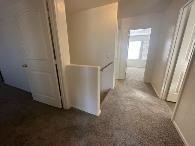 Building Photo - Mesa East Valley Home near Desert Ridge High