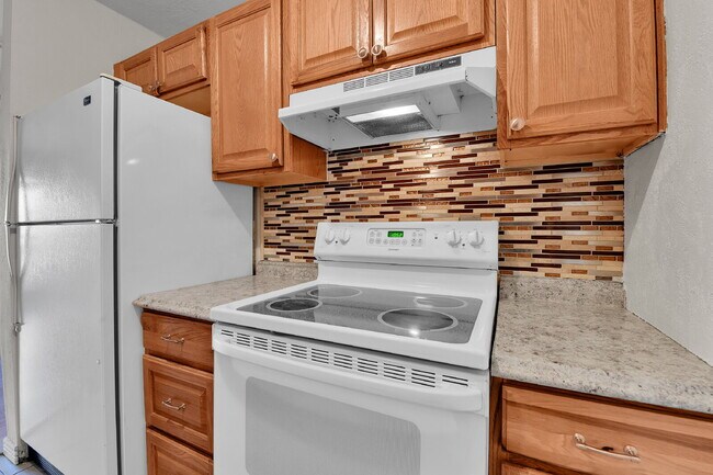 Building Photo - $1,595.00, 2 bed, 1 bath Located in Denver with a washer and dryer + 1/2 off first month rent